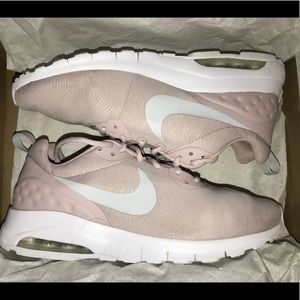 womens nike air max motion lw se